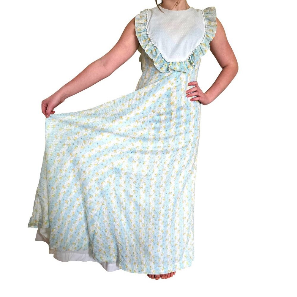 Hilda Hawaii 1970s Maxi Dres‎ Vintage Sleeveless Floral Maxi Ruffle White Bib Sm